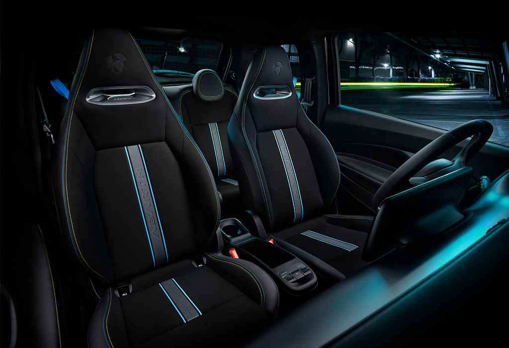 SEATS WITH INTEGRATED HEADREST