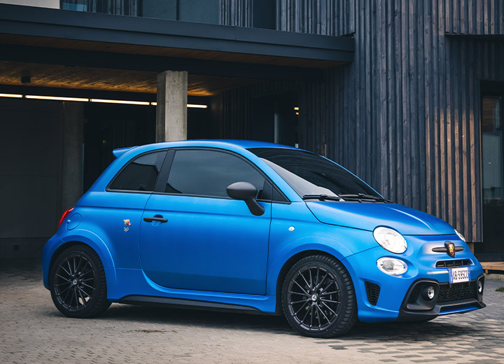 Voiture Sport Italienne Abarth 595 Competizione Modèle Performance Fiat 500  — Photo éditoriale © ermess #226849270